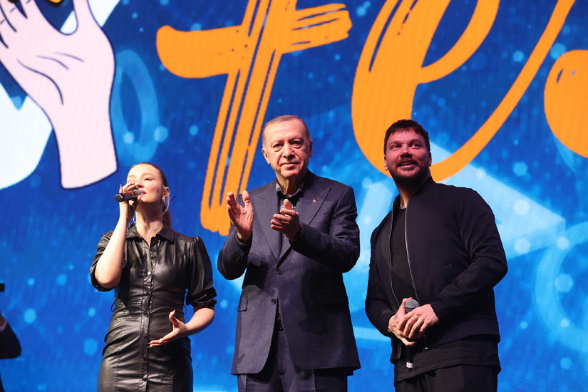 Cumhurbaşkanı Erdoğan “Her Alanda Gençlerimizin Yanındayız”