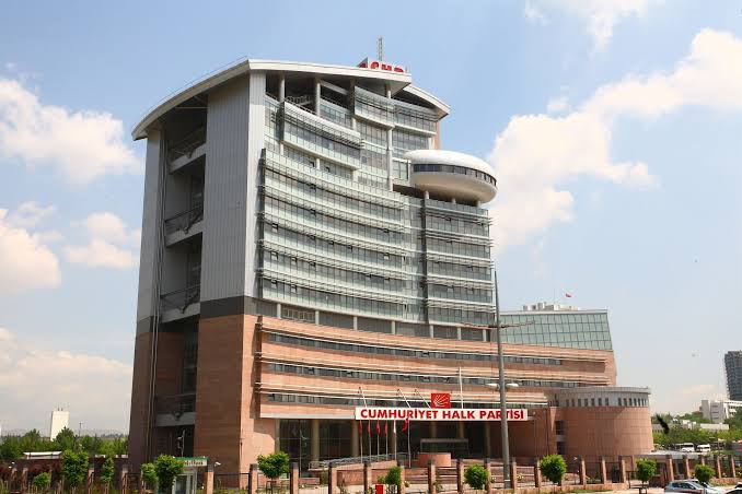 Örgütümüzün Tüm Mekanlarını Vermeye Hazırım