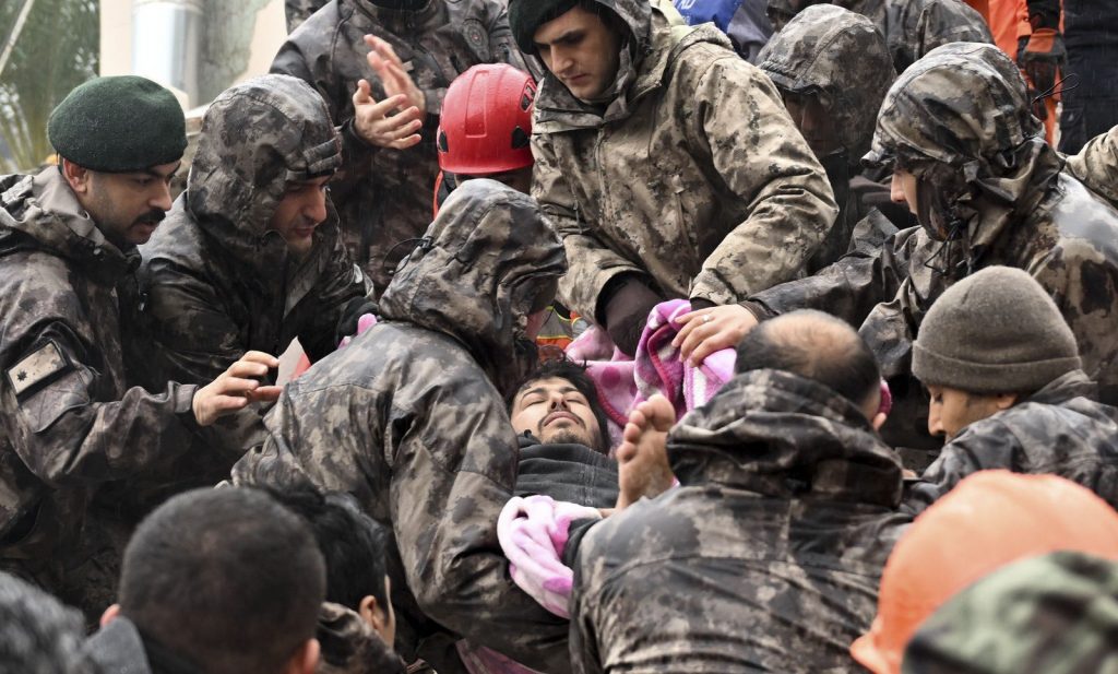 Deprem Bölgesine 78 Araç ve 550 Personel Takviyesi