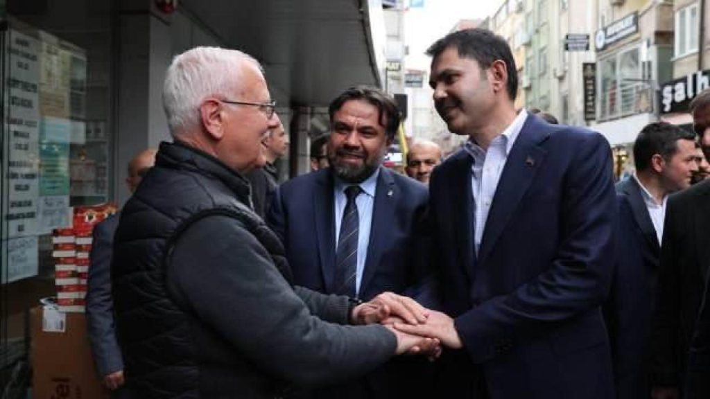 Bakan Kurum, Balıkesir’de anahtar teslim ve yeni konutların temel atma törenine katıldı