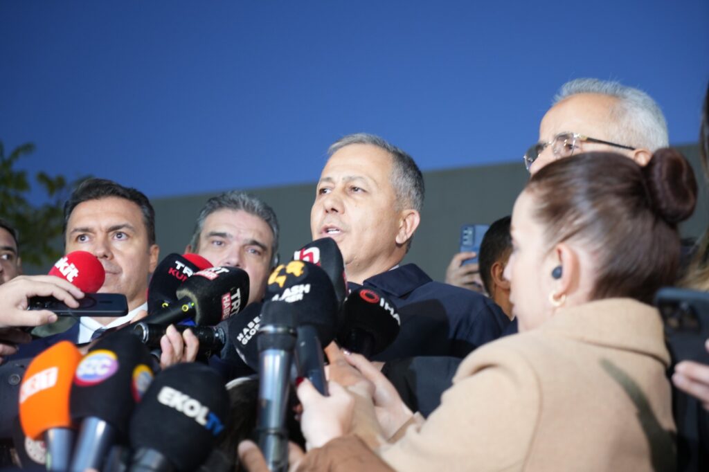 Bakan Yerlikaya: “Terörü lanetliyoruz, 2 terörist etkisiz hale getirildi” 