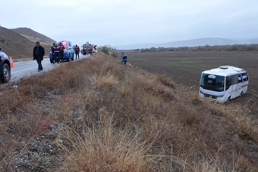 Çankırı’da midibüs kaza yaptı: 29 kişi yaralandı