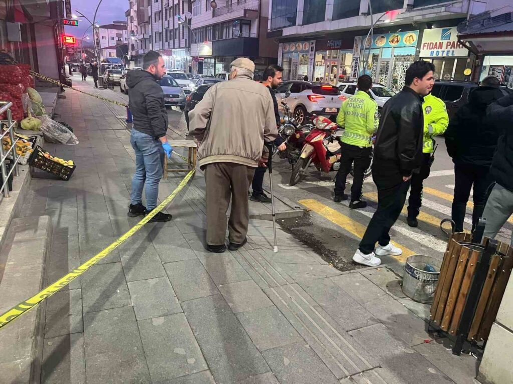 Oğlunun bıçakladığı baba ağır yaralı şekilde hastaneye kaldırıldı!