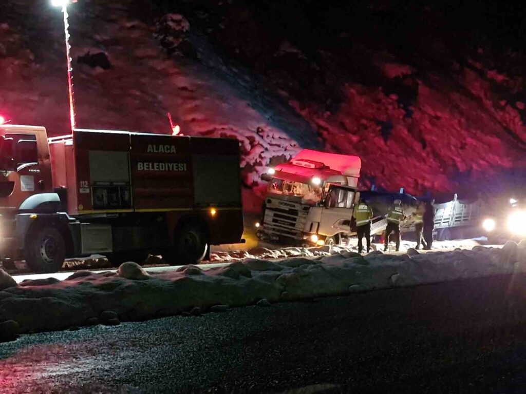 Gizli buzlanma kazaya yol açtı: 3 kişi yaralandı!