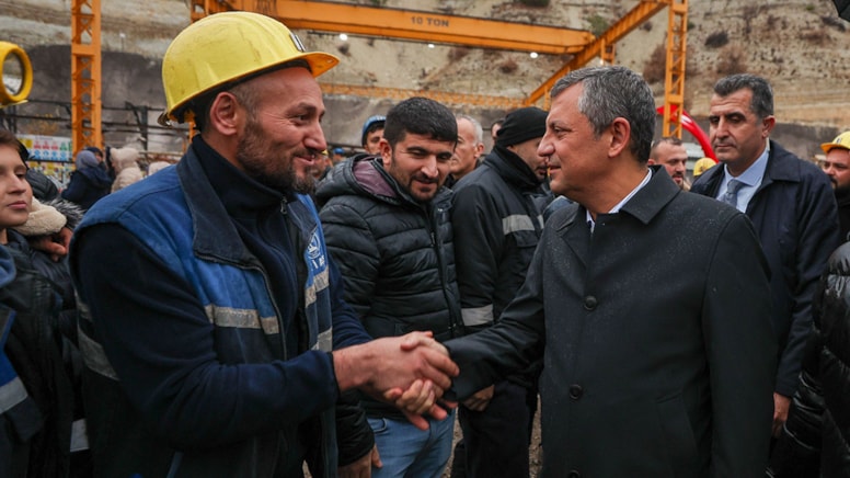 Özgür Özel’den eylem yapan madencilere tam destek