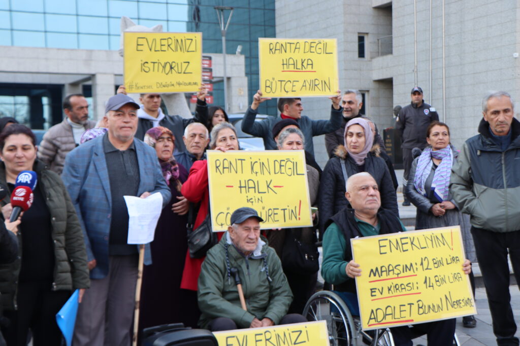 Mamak Kentsel Dönüşüm mağdurları ABB önünde toplandı! 