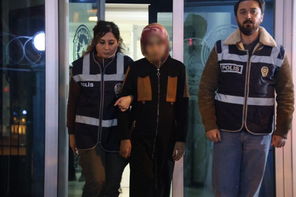 Bebeğini çöp konteynerine bırakan anne serbest bırakıldı