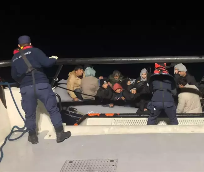Bodrum açıklarında yelkenli teknede 16 düzensiz göçmen ve 1 kaçakçı yakalandı