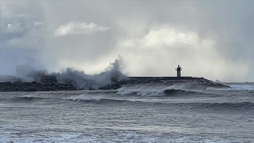 Meteoroloji’den Doğu Karadeniz ve Akdeniz için fırtına uyarısı