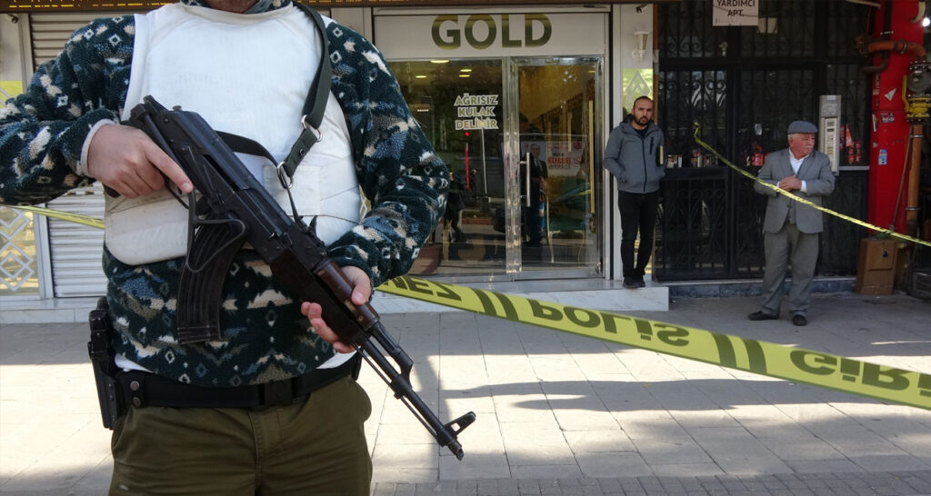 Adana’da kuyumcu soygunu!