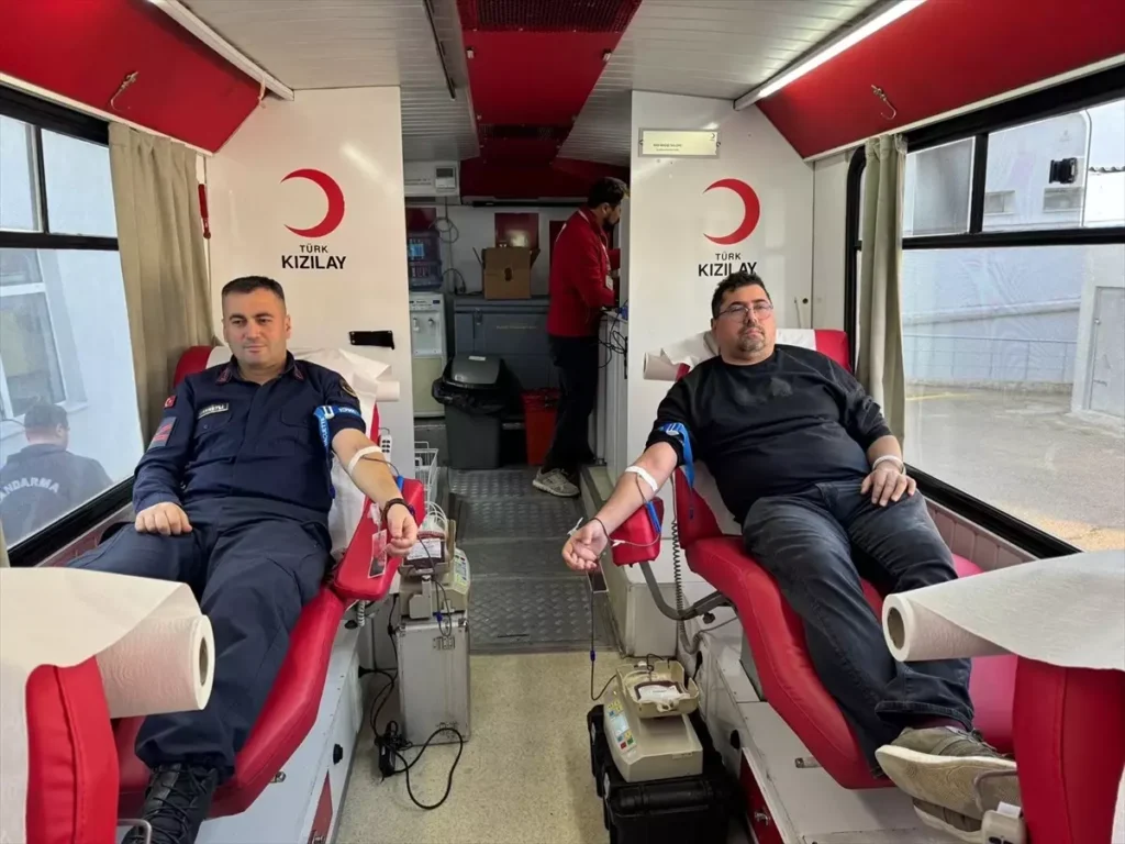 Jandarma, Kızılay’a Kan Bağışında Bulundu