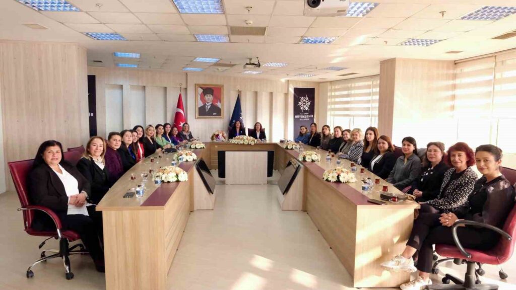 Çerçioğlu, CHP’li kadınlarla bir araya geldi