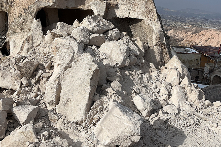 Kapadokya’da Peribacası Çöktü