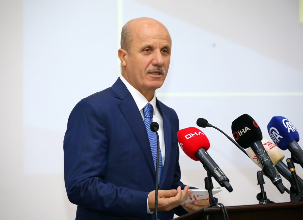 YÖK Başkanı Özvar: “Vakıf üniversitelerinin en büyük sorunu akademik personel eksikliği” 