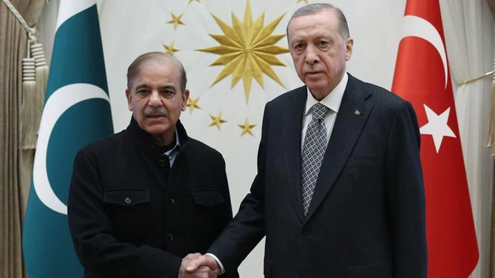 Cumhurbaşkanı Erdoğan, Pakistan Başbakanı Şahbaz Şerif ile Kahire’de görüştü 