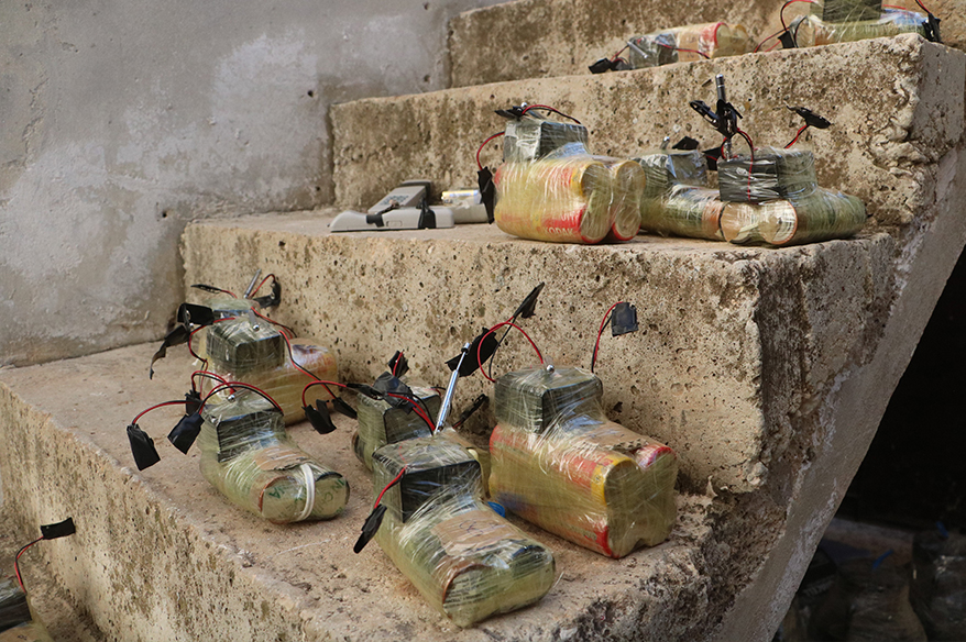 Tel Rıfat’ta PKK/YPG’ye ait onlarca EYP ele geçirildi