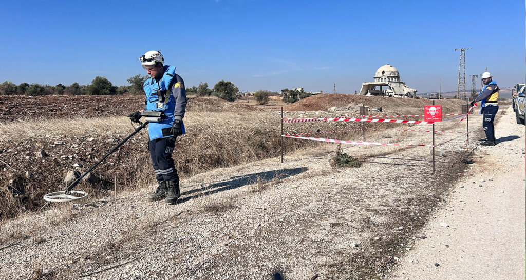 Terör örgütü PKK/YPG’nin Tel Rıfat’ta döşediği bombalar temizleniyor