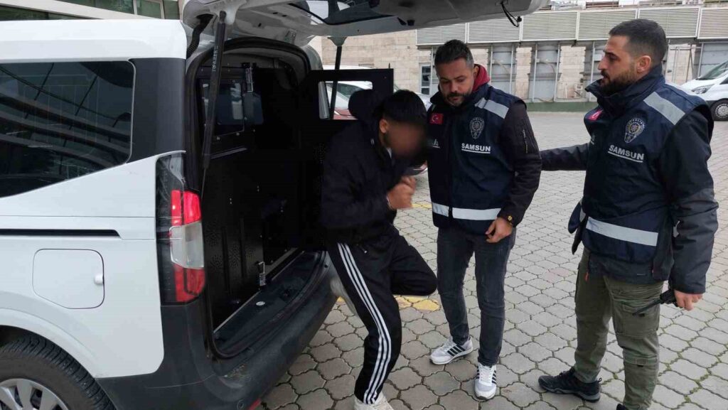 Samsun’da tartıştığı arkadaşını ekmek bıçağıyla ağır yaraladı