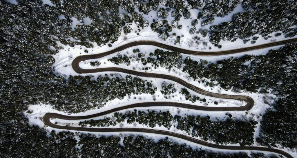 Sahara Geçidi’nde kartpostallık kış manzarası havadan görüntülendi