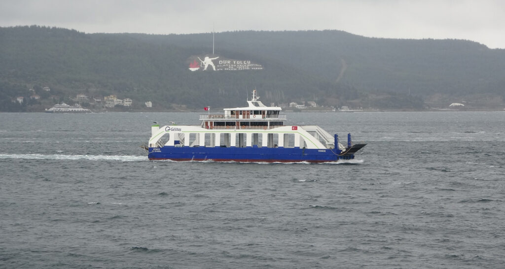 Fırtına nedeniyle Gökçeada ve Bozcaada bazı seferler iptal edildi
