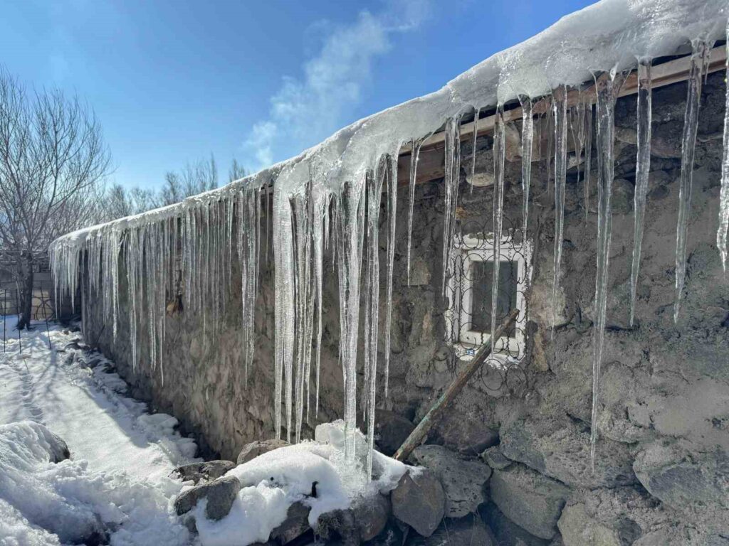 Ağrı’da şiddetli soğuklar