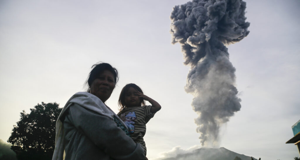 Endonezya’da yanardağ alarmı!