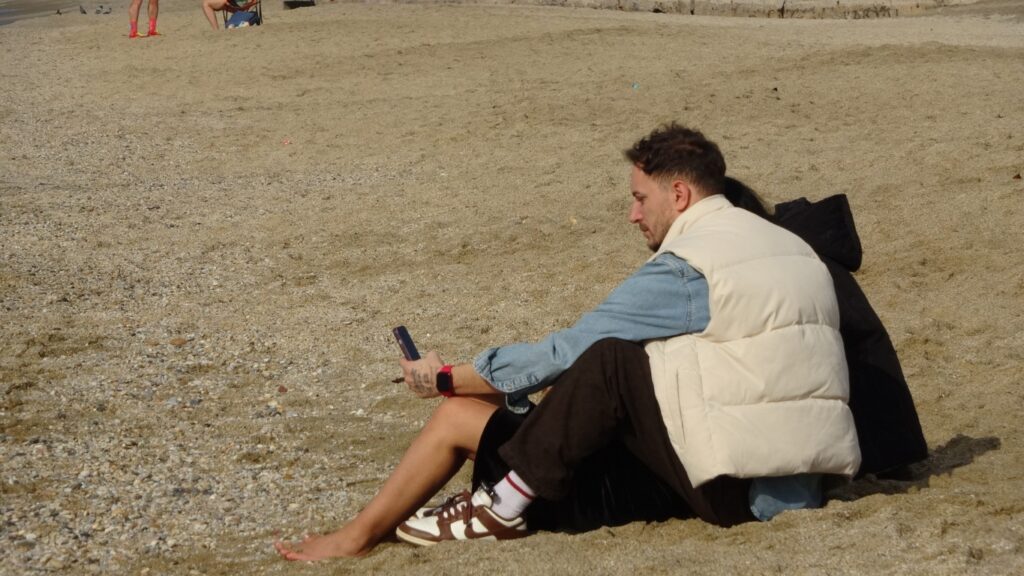 Alanya’da turistler sıcak havanın tadını çıkardı