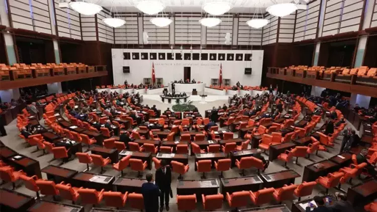 Rasim Ozan Kütahyalı’nın skandal açıklamaları, Meclis’te tartışma konusu oldu: 2008’den itibaren neden koruma verilmiş? Bahçeli’nin elindeki bilgileri nasıl öğrendi?
