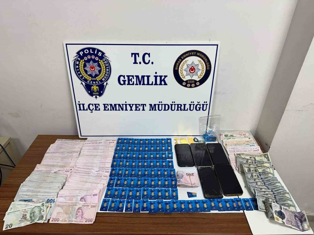Sahte altın bozduran 4 dolandırıcı yakalandı!