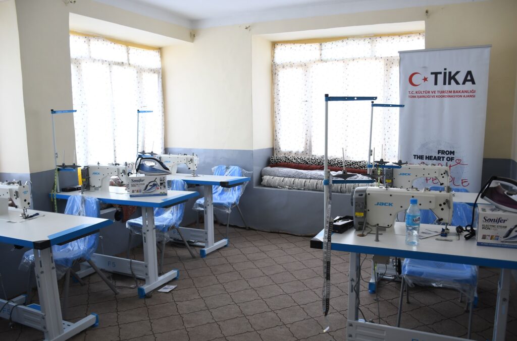 TİKA’dan Afganistan’daki Badğis Kız Yetimhanesine destek 