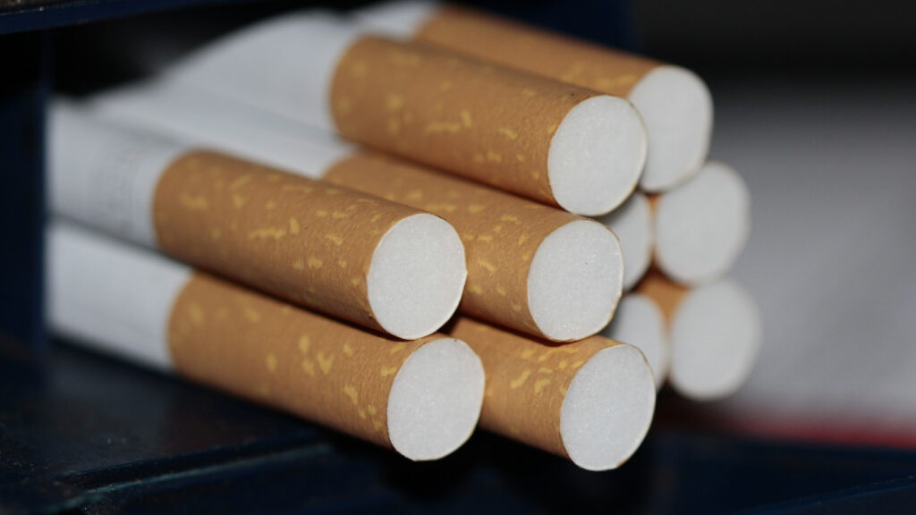 Sigaraya zam geldi mi? Erol Dündar açıkladı