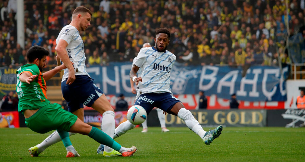 Fenerbahçe, Alanyaspor’u 2-0 mağlup etti