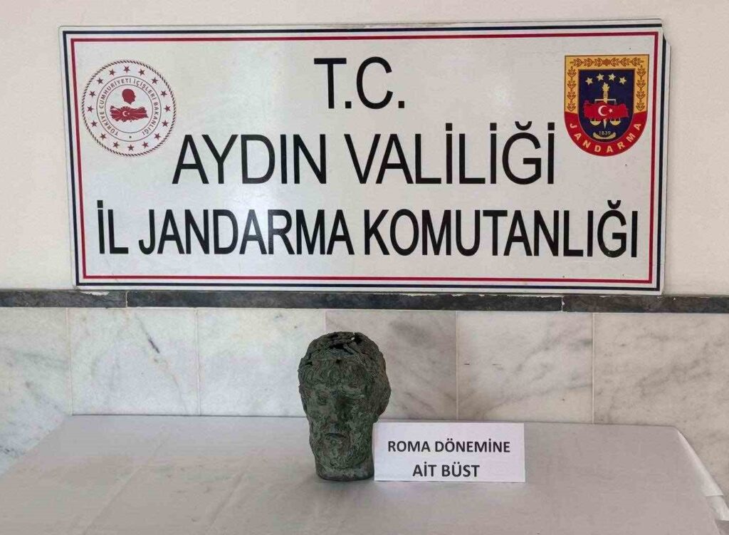 Kuyucak’ta Roma dönemine ait tarihi büstü 20 bin dolara satmaya çalışan 2 şüpheli yakalandı