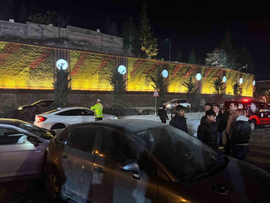 Niğde’de zincirleme kaza: 9 araç birbirine çarptı!