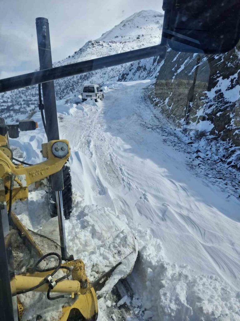 16 köy ve bağlı mezralarına ulaşım sağlanamıyor