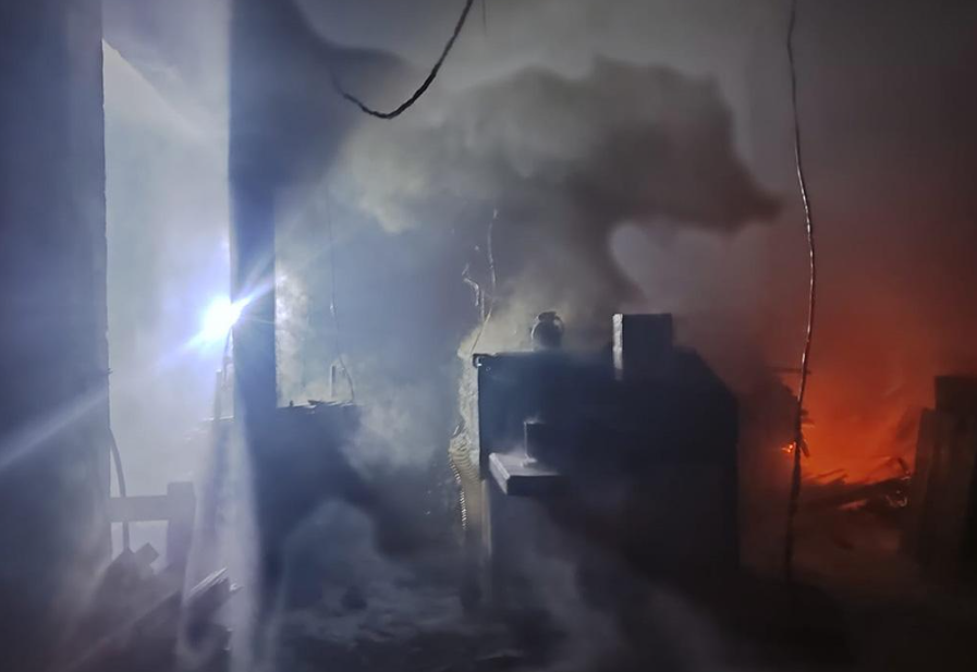 Çanakkale’de palet üretim atölyesinde yangın çıktı