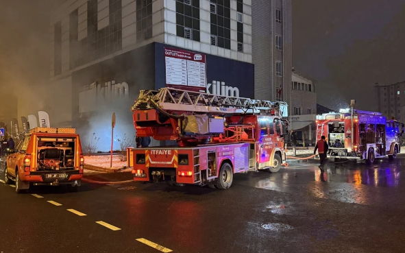 Kayseri’de depoda çıkan yangında 5 öğrenci dumandan etkilendi