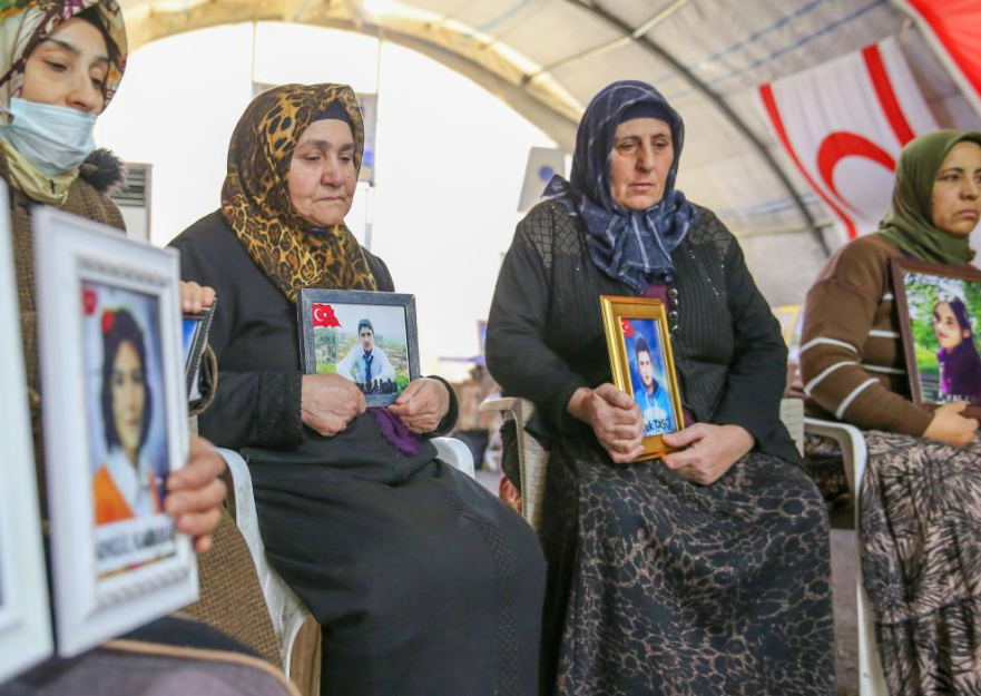 Diyarbakır anneleri evlat nöbetini 1992. gününde devam ettiriyor