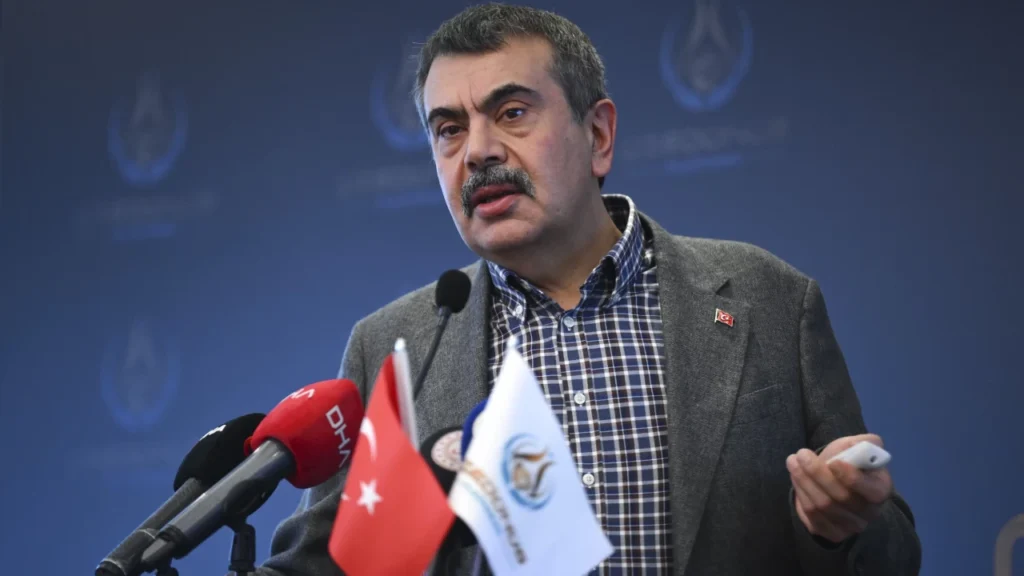 Bakan Tekin: “Vakıflar, medeniyetimizin i̇nşa ettiği bir yapı” 