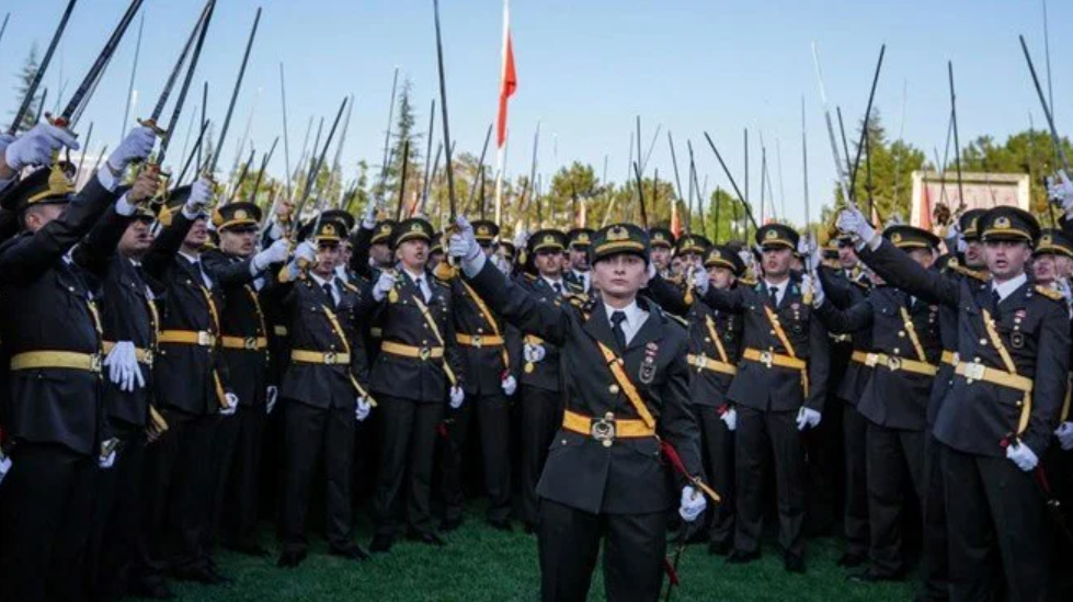 TSK’da üst düzey ayrılık kararı! Emekliliği istedi