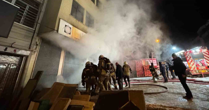 Ankara’da gece saatlerinde iki farklı yerde yangın yaniği