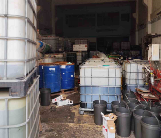 Madeni yağlardan kaçak akaryakıt üreten 2 kişi yakalandı