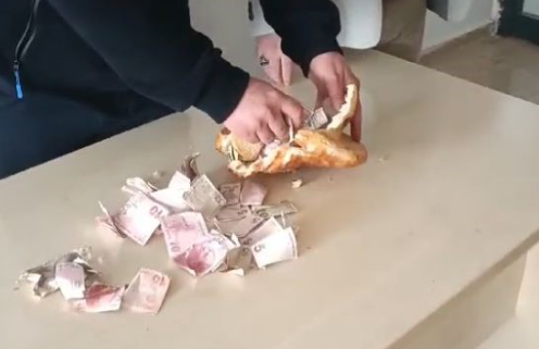 Dilencilerin şaşırtıcı para saklama yöntemi: Pide içinde 617 TL!
