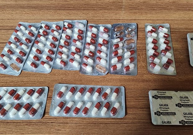 İzmir’de operasyonda 285 bin sentetik ecza hapı bulundu