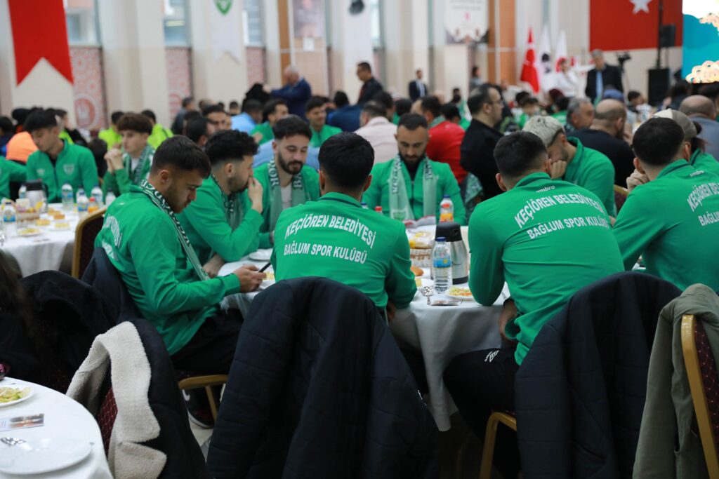 Keçiören Belediye Başkanı Özarslan, sporcular ve engelli vatandaşlarla iftar sofrasında!
