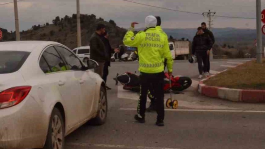 Tavşanlı’da otomobil ile motosiklet çarpıştı: 1 yaralı