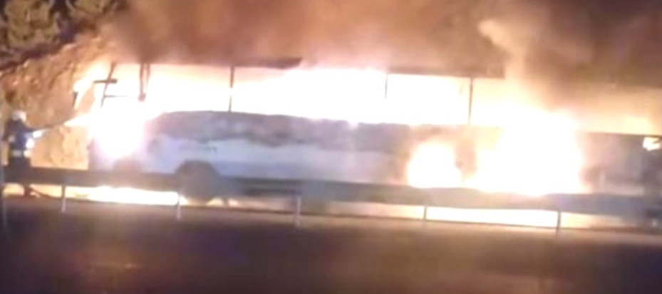 Seydişehir’de seyir halindeki yolcu otobüsünde yangın çıktı