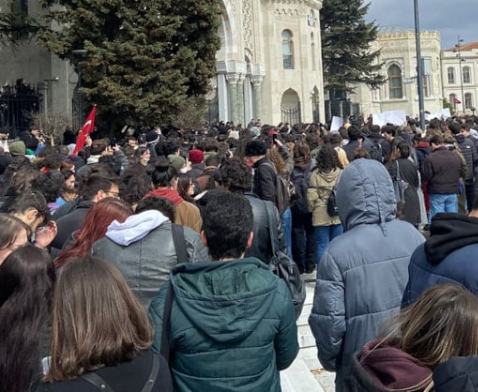 Üniversite öğrencilerinden İmamoğlu’na destek