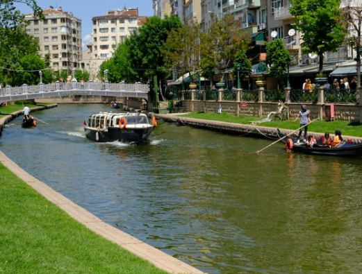 Porsuk Çayı’nda bot ve gondol hizmetleri duruyor
