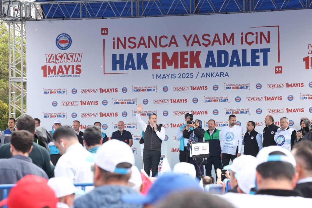 MEMUR-SEN, 13 yıl aradan sonra Ankara’da 1 Mayıs’ta buluştu 